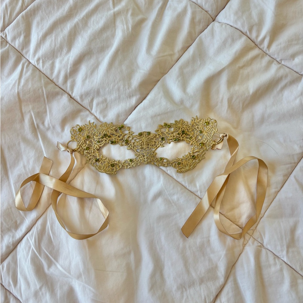 Elegant Gold Lace Masquerade Mask